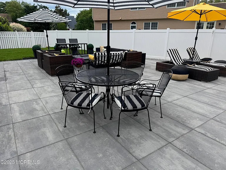141 Osborne Ave — Photo 10