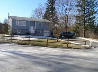 1 Alyssa Ct, Valley Cottage, NY 10989