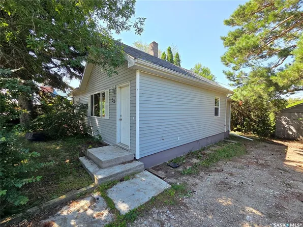 32 Newcombe STREET, Manor, SK S0C 1R0