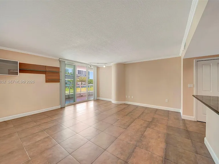 401 SW 4th Ave #203 — Photo 31