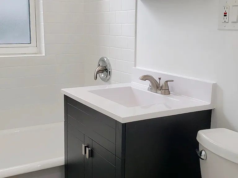 4220 N Clark St #1 — Photo 7