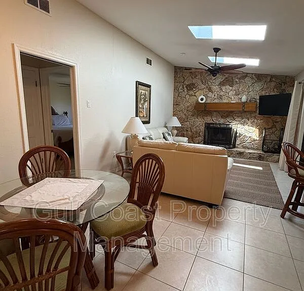 3185 Clifford St — Photo 14