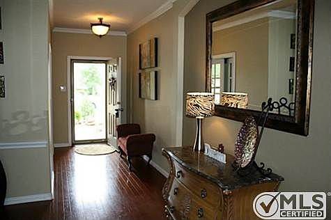 4th image of 229 Bradfield Ln