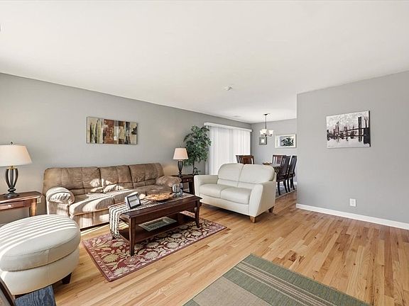 5th image of 55 Rosewood Dr Unit 55