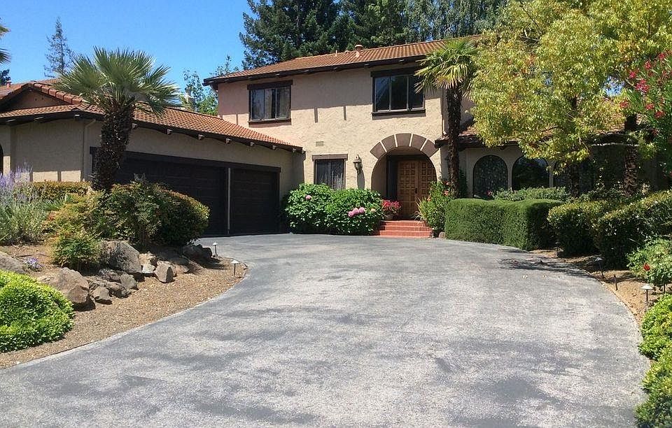 One of 5 bedrooms