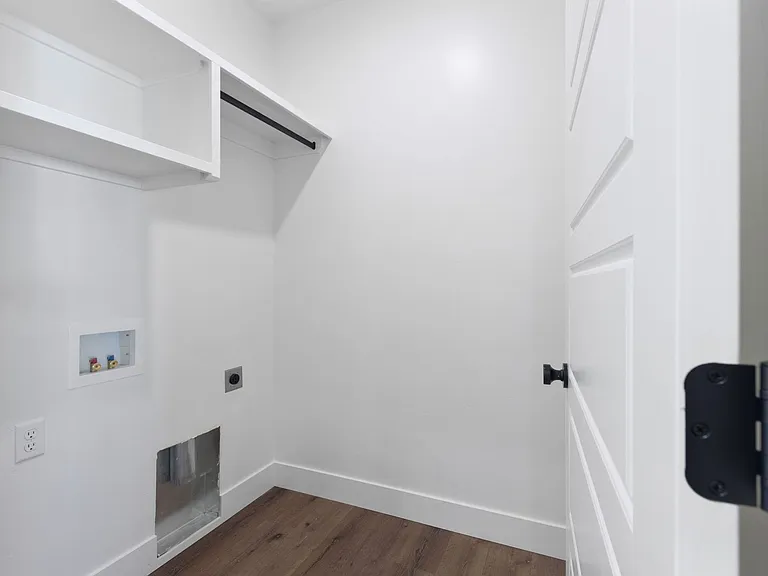 656 Jeanine Dr — Photo 20