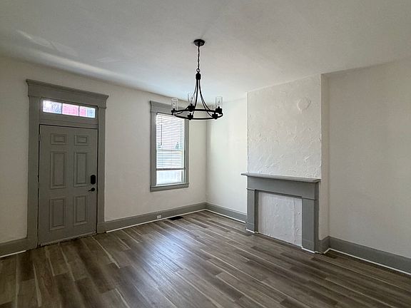 3rd image of 262 W 7th St