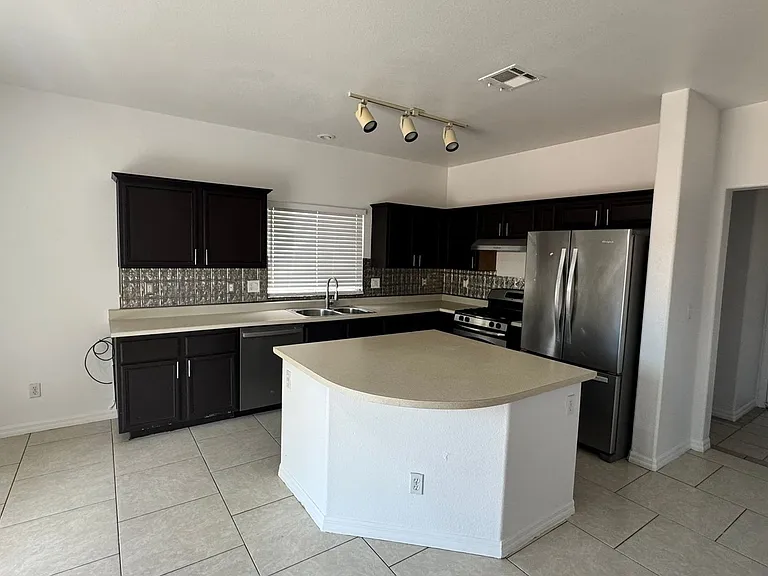1013 Malibu Sands Ave — Photo 7