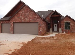 11424 Fairways Ave, Yukon, OK 73099