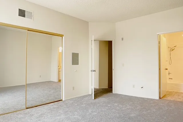 15045 Dickens St #205 — Photo 13