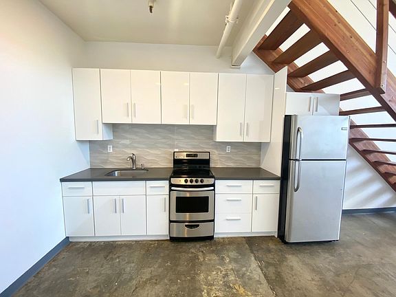 3rd image of 801 Minnesota St Suite 13