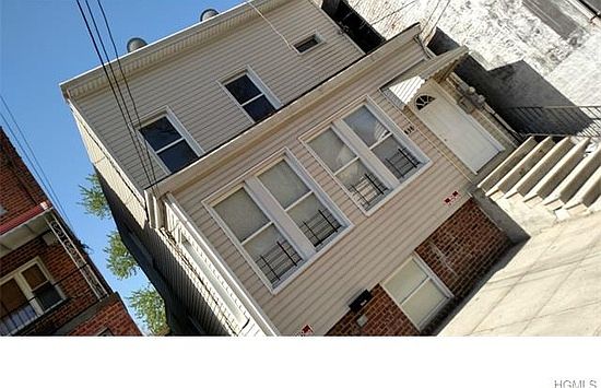 1st image of 840 E 223rd St