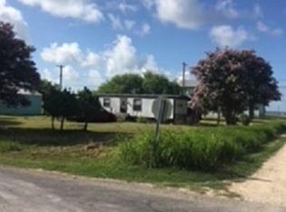 607 W Washington Ave, Seadrift, TX 77983