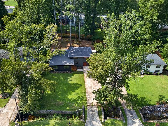 2nd image of 2537 Fontaine Cir