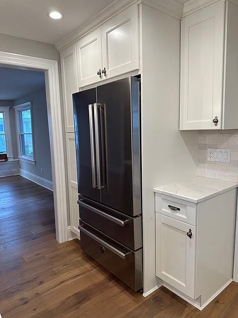 1st image of 12 N Island Ave