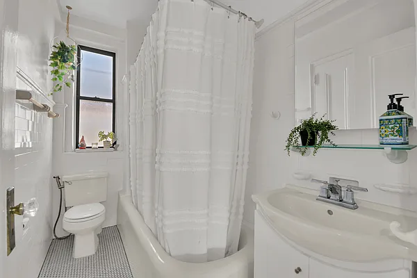 Sold by Compass | media 9