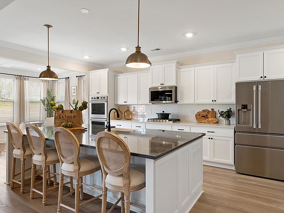 5th image of 6224 Zoe Way