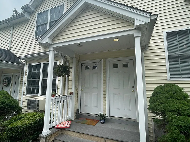 416 Main St — Photo 1