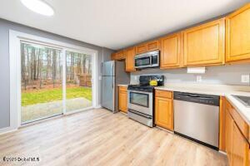 5th image of 102 Pepperbush Place