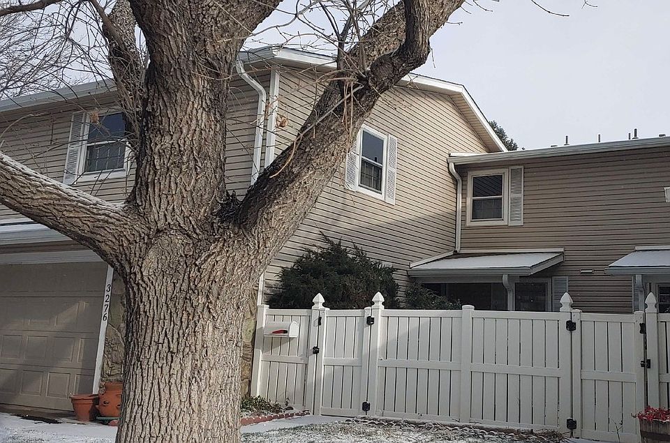 2nd image of 3276 S Heather Gardens Way