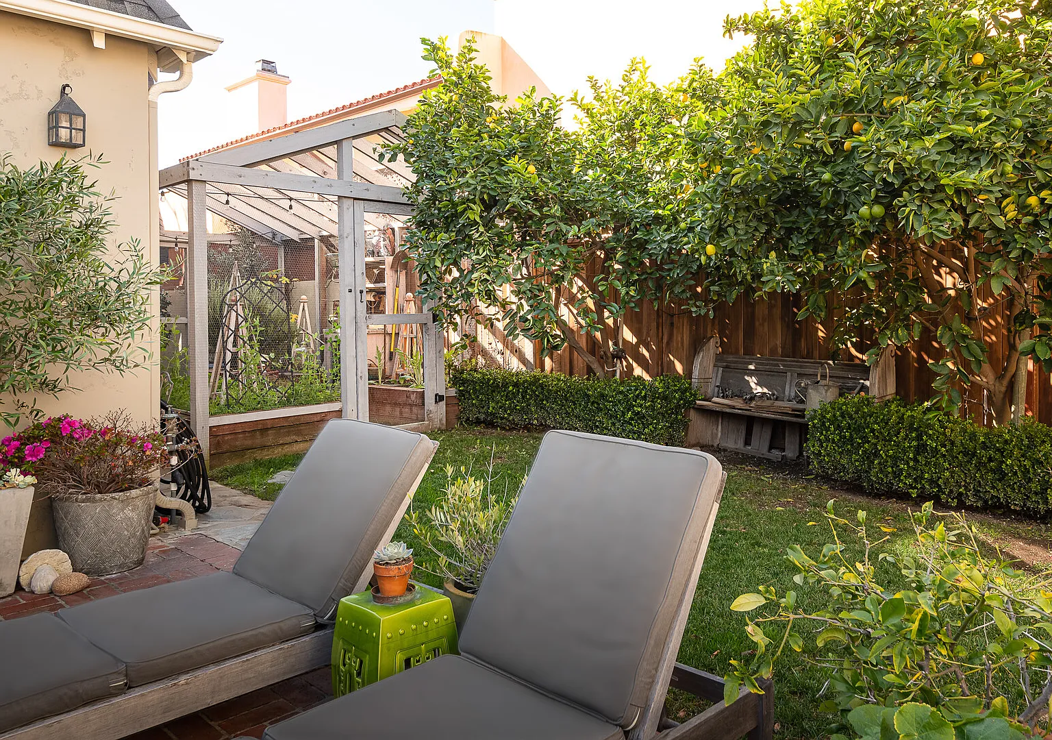 Santa Monica Luxury Lease - North of Montana, Near bluffs and ocean — Photo 4