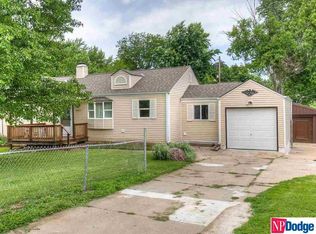 2864 Weber St, Omaha, NE 68112