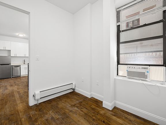 5th image of 454 W 22nd St APT 1R