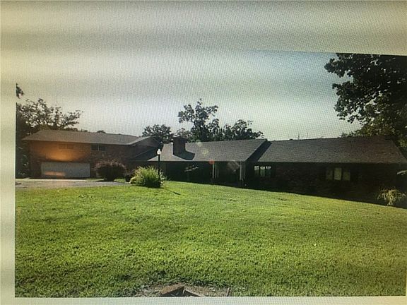 3rd image of 1 N Kenwood Ln