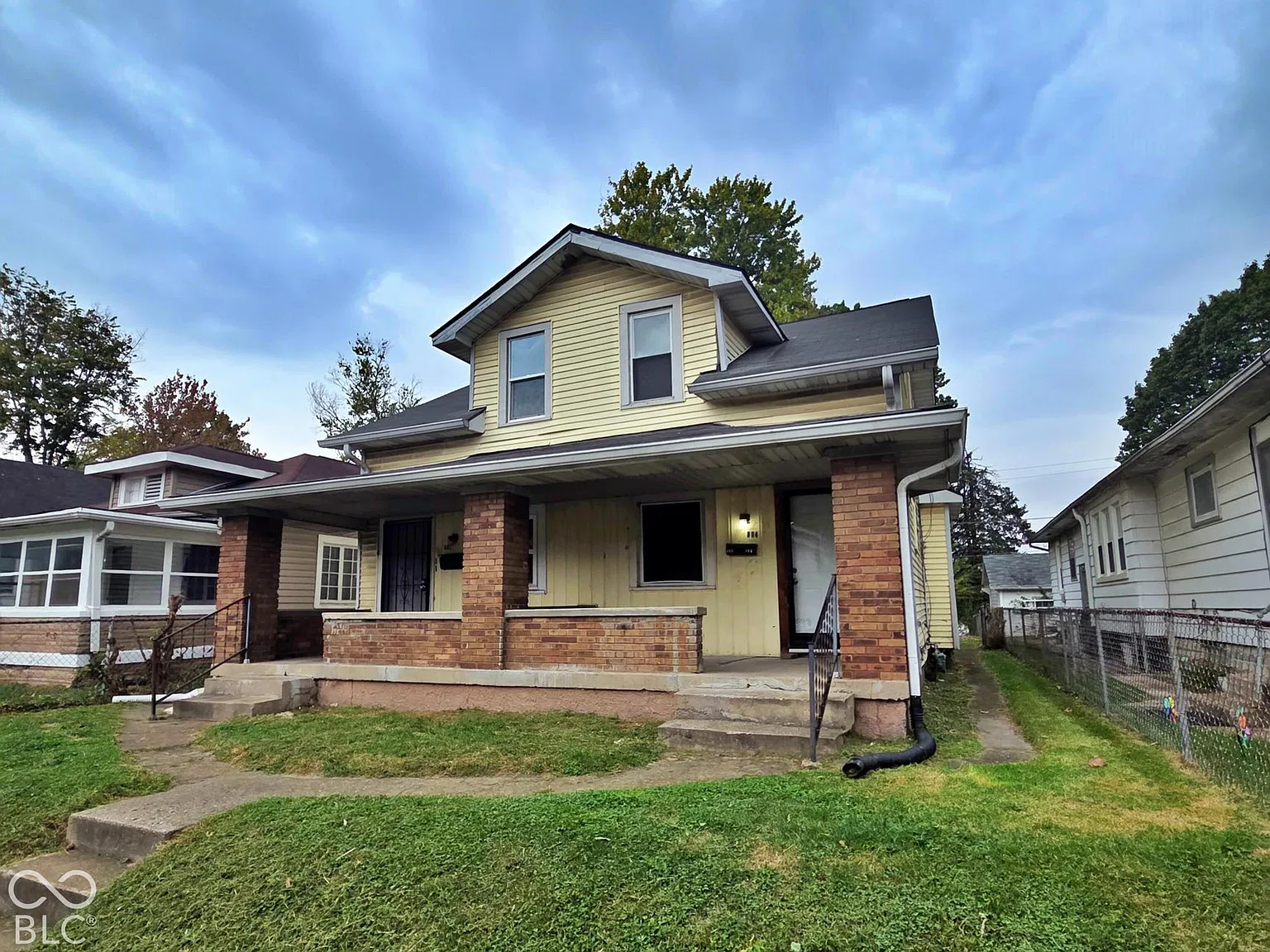 2 bed, 1.5 bath, 942 sqft, $999 — Photo 2