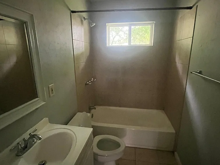 1013 Osceola Trl — Photo 6