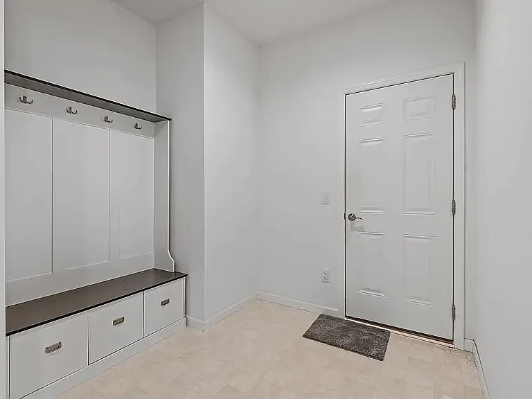 5898 Urbandale Ct N — Photo 7
