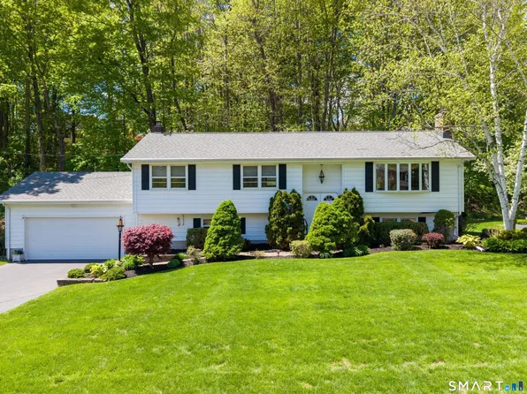 253 Braeside Drive, Hamden, CT 06514