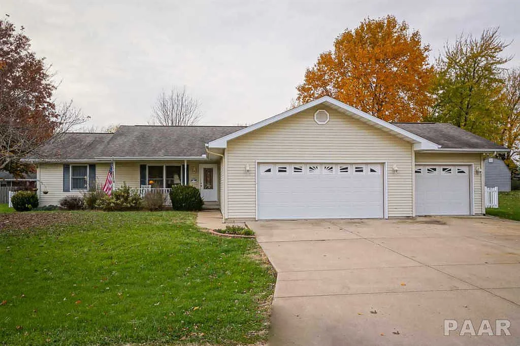 207 Margaret St photo 1
