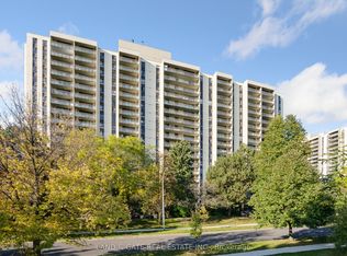 260 Seneca Hill Dr #702, Toronto, ON M2J 4S6