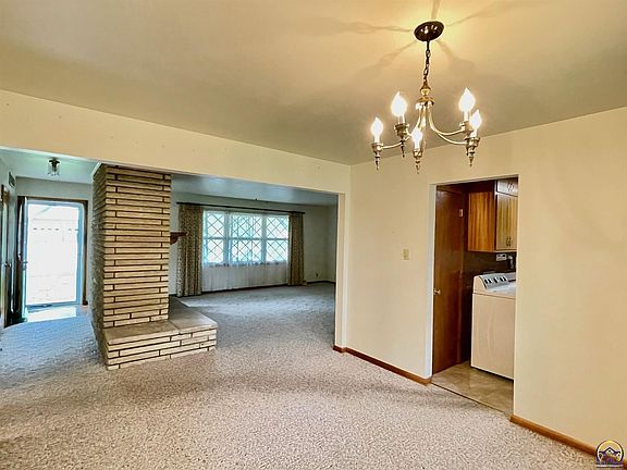 5th image of 2400 SW Crest Dr