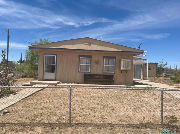 703 W Jesus Carreon Ave, Columbus, NM 88029