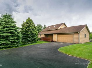 11 Beacon Trl, Galena, IL 61036