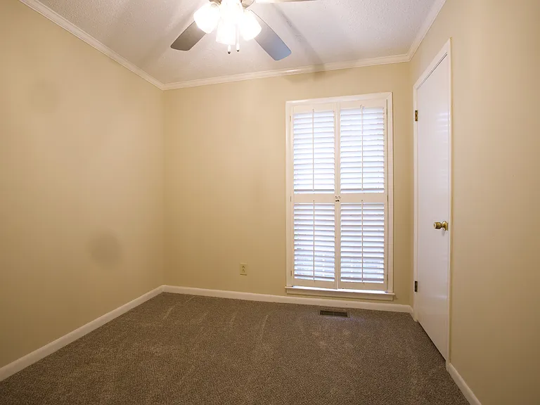 1030 Cumberland Dr — Photo 8