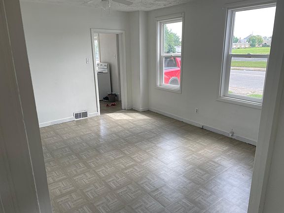 2nd image of 505 W 44th St #505