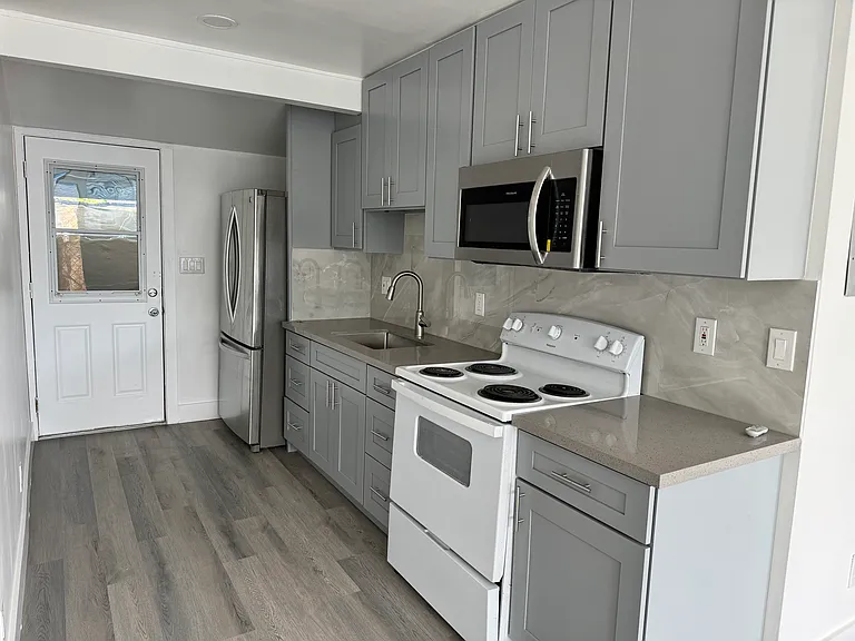 3528 Salt Lake Blvd #A — Photo 1