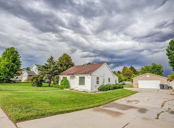 3rd image of 10829 S Temple Dr