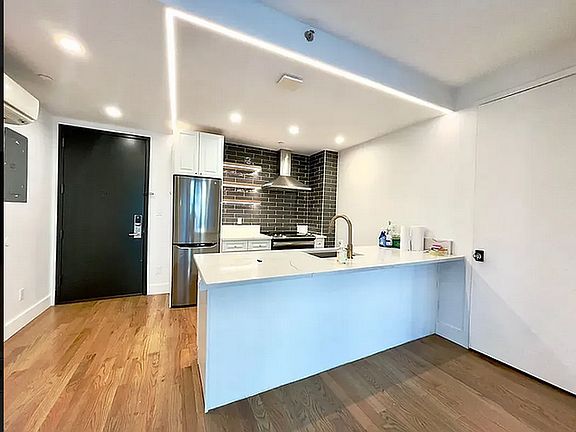 3rd image of 115 Stanwix St #208