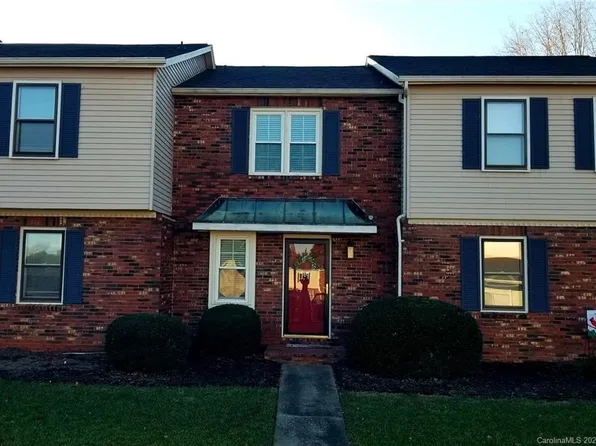 2705 N Center St APT 13, Hickory, NC 28601