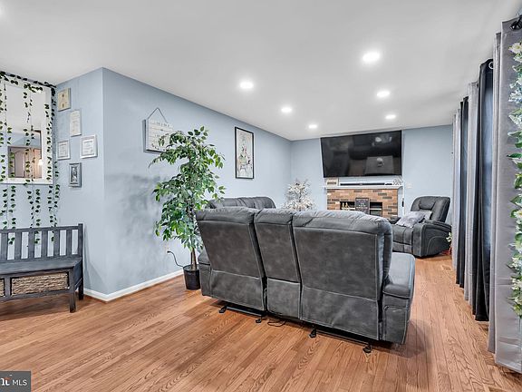 5th image of 206 Walnut Dr