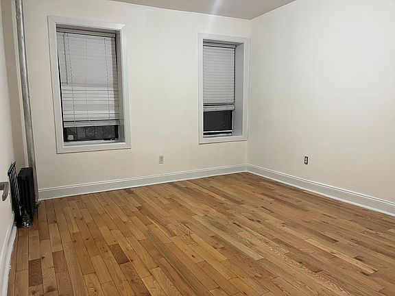 5th image of 911 McLean Ave APT A5