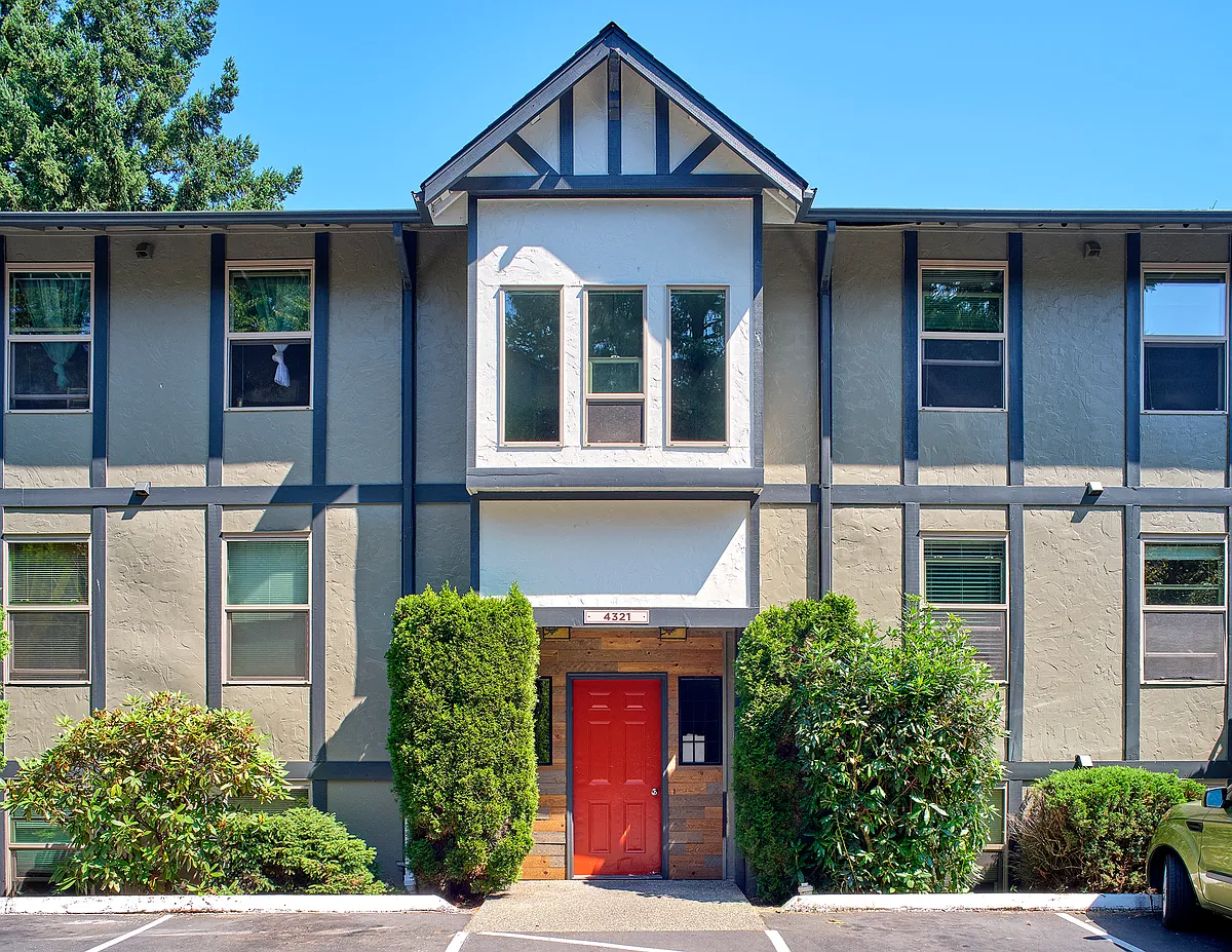 Building Photo - Forest Hill Village