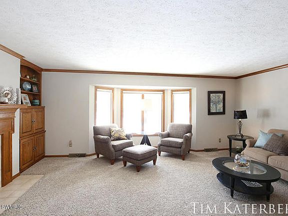 5th image of 907 Kings Row Dr NW