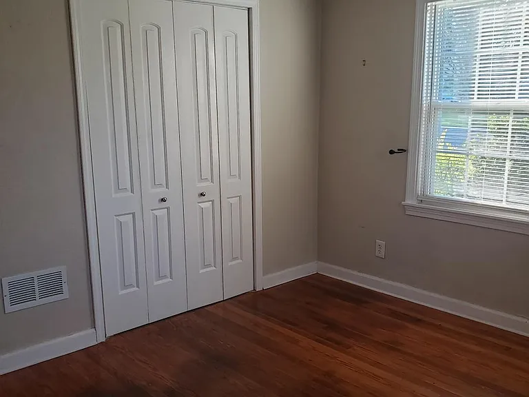 2215 Somerset Dr — Photo 15