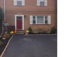 1068 Westbury Dr, Bethlehem, PA 18017
