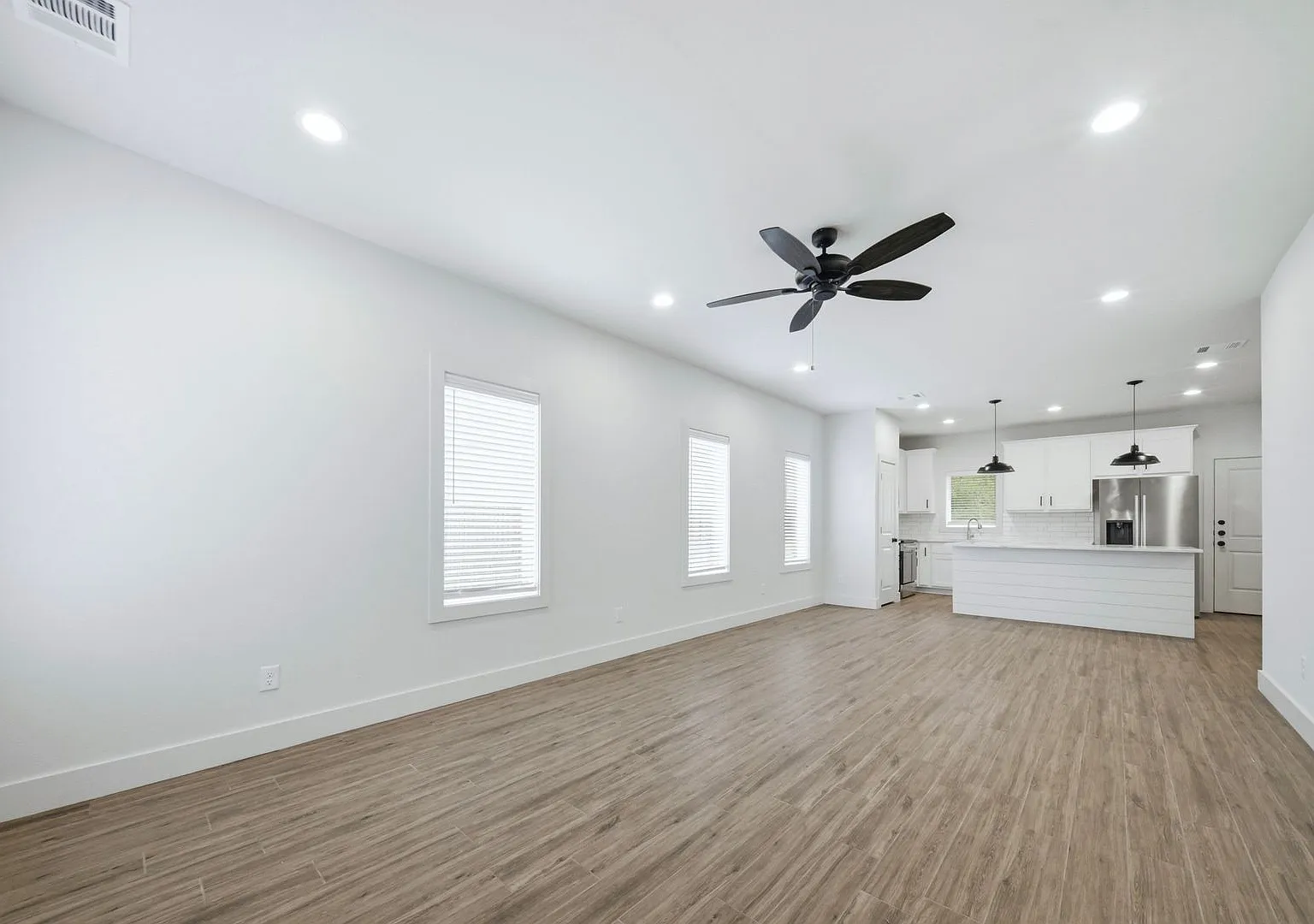 1412 Magnolia — Photo 4